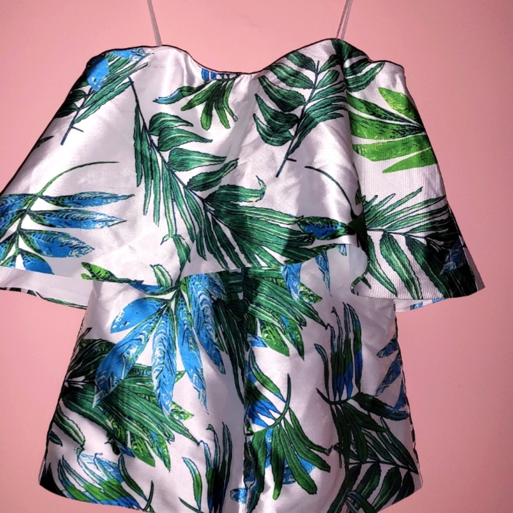 A.peach leaf romper